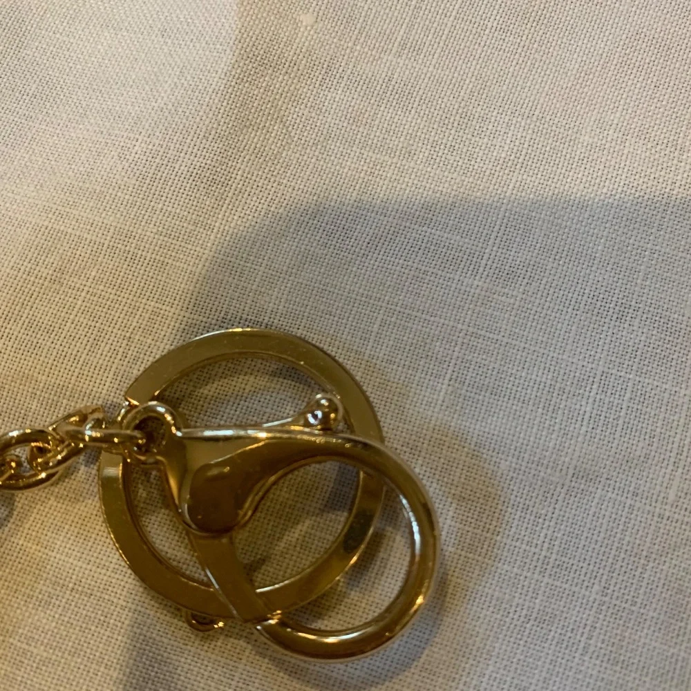 NWOT White/Gold Stiletto Heel Shoe Key/Purse Charm